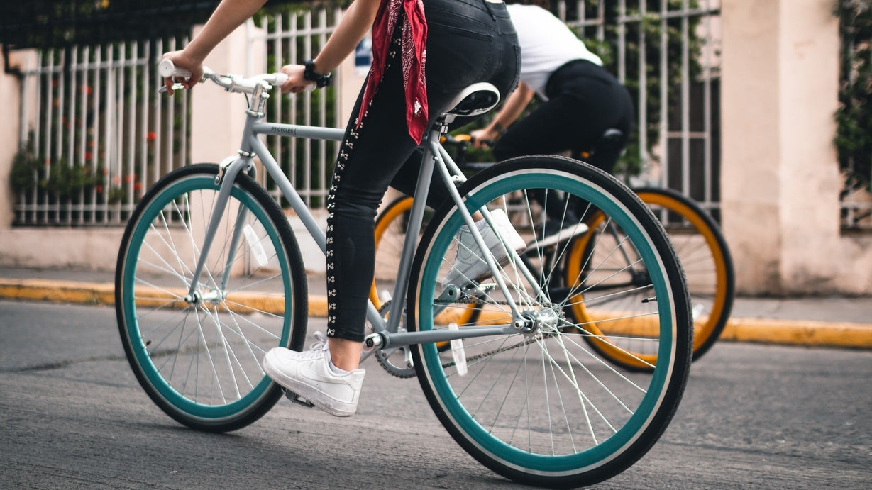 GUÍA: ¿Cómo arreglar un pinchazo cambiando la cámara? (+Video)