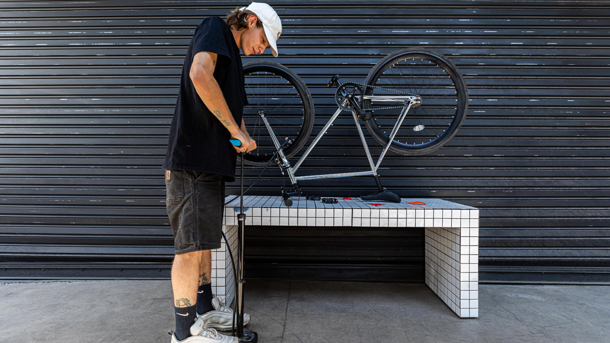 ¿Qué hacer si pinchas en la calle?