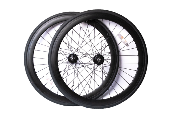 Juego de Ruedas de ciclismo con Mazas Selladas Negras marca P3 Cycles